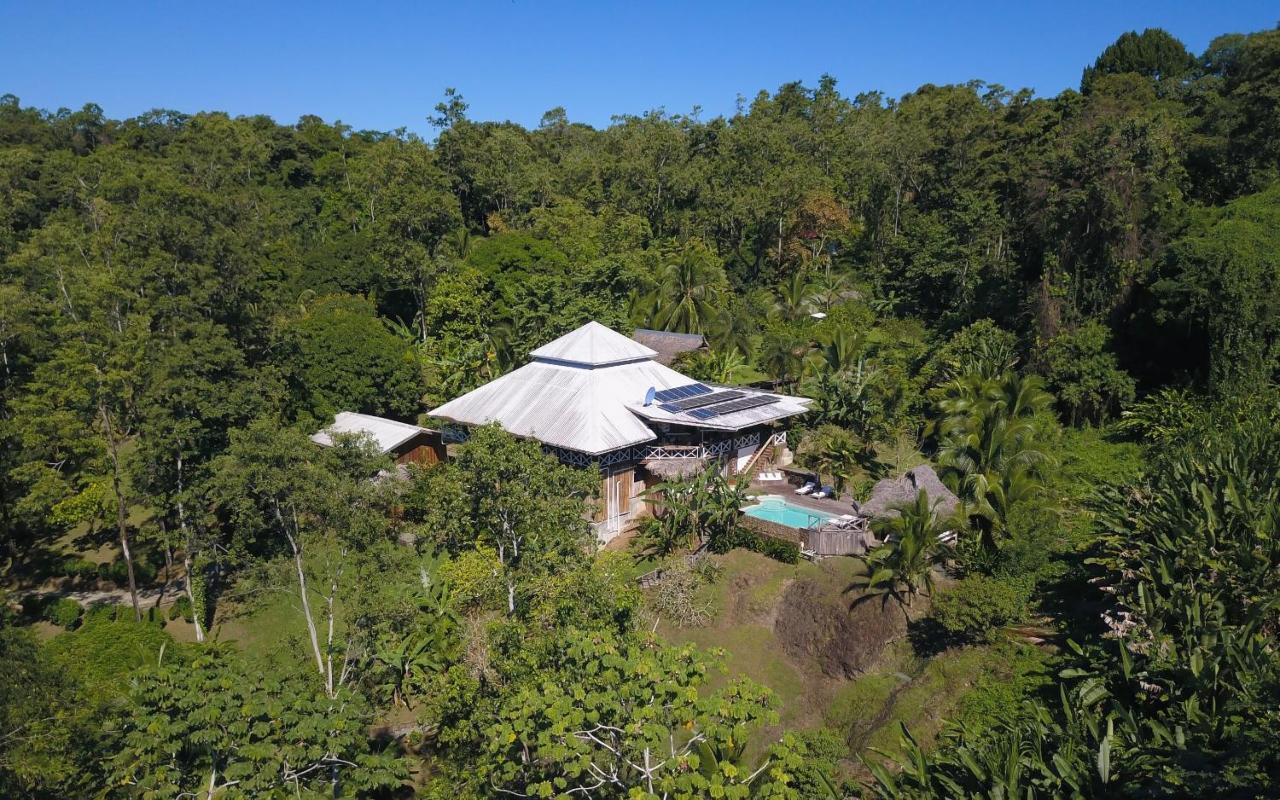Finca Vela Lodge Bocas del Toro Esterno foto